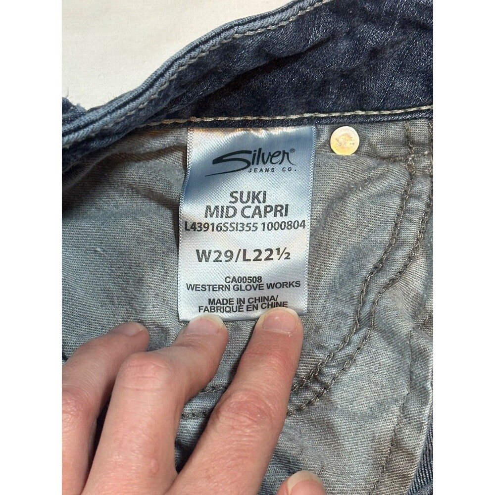 Silver Suki Mid Capri Jeans Women's Size 29 Mid Rise Medium Wash Fluid Denim - Picture 3 of 11